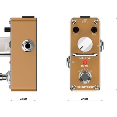 Pedal de guitarra dourado MORLEY Metal com botões e texto visível