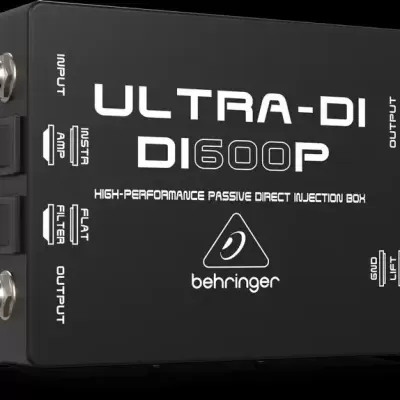Caixa DI Behringer ULTRA-DI DI600P preta com texto branco e conexões metálicas