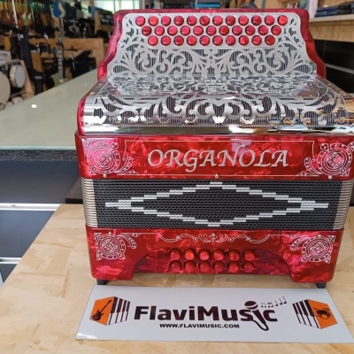Acordeão vermelho com botões vermelhos e detalhes prateados na loja FlaviMusic