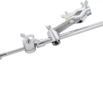 Barra metálica prateada com encaixes ajustáveis e base preta