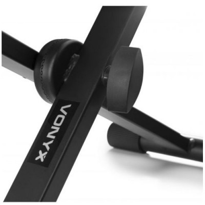 Suporte metálico preto com texto VONYX