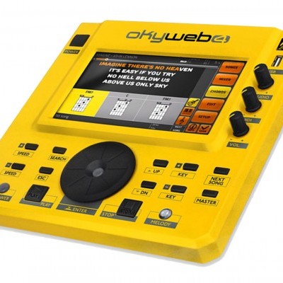 Aparelho de áudio digital compacto amarelo com ecrã a cores e múltiplos botões