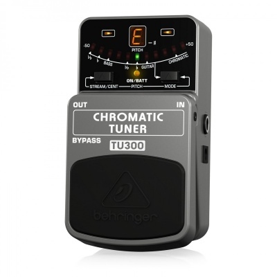 Afinador cromático Behringer TU300 cinza com ecrã digital