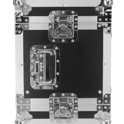 Mala preta rígida com ferragens metálicas e pega embutida