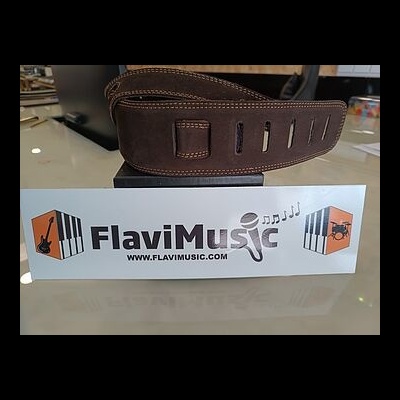 Cinta de guitarra castanha com etiqueta FLAVIMUSIC