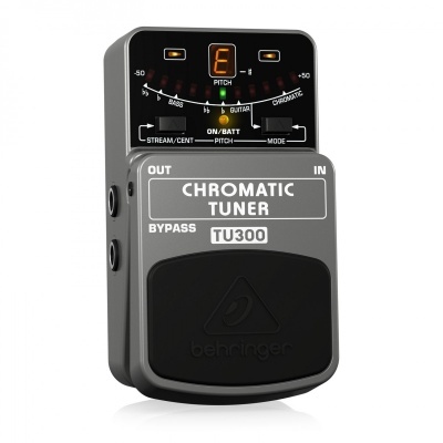 Pedal afinador cromático Behringer TU300 cinza com display digital
