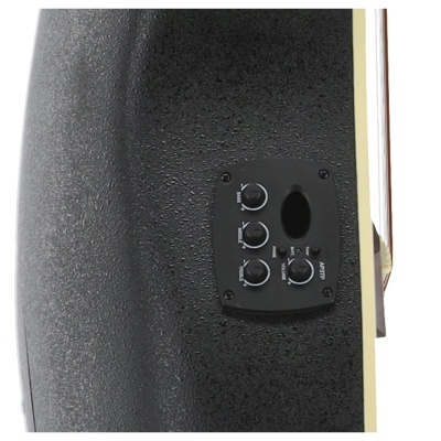 Painel de controle com botões rotativos numa guitarra acústica preta texturizada