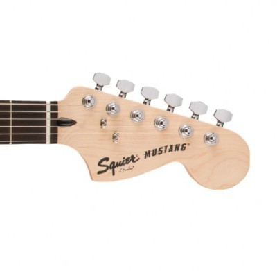 Cabeça de guitarra elétrica Squier Mustang em madeira clara com tarraxas cromadas e braço escuro.