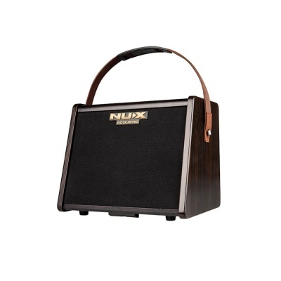 Coluna de som portátil preta com alça de couro castanho