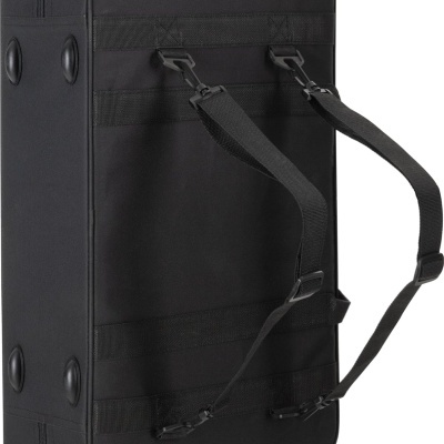 Estojo preto retangular com alças ajustáveis e proteções nos cantos