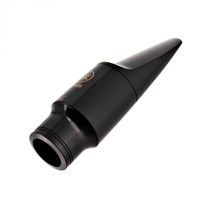 Boquilha preta para saxofone com detalhes dourados