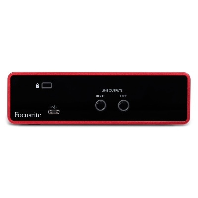 Interface de áudio Focusrite preta e vermelha com saídas de linha e conectores USB