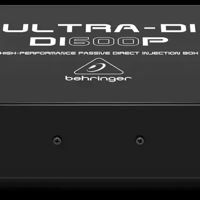 Caixa DI preta Behringer ULTRA-DI DI600P com texto branco