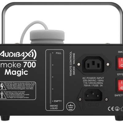 Maquina de fumo Aurinax Smoke 700 Magic preta com controlo e interruptores no painel traseiro