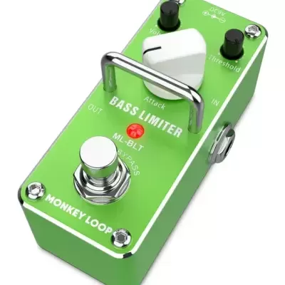 Pedal de efeitos verde para baixo com botões e interruptor