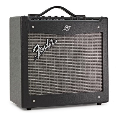 Amplificador de guitarra Fender preto com grelha cinza e logotipo