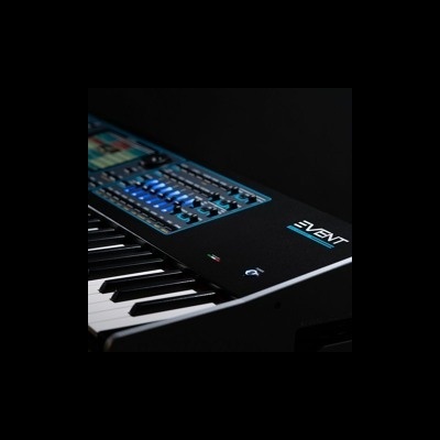 Teclado sintetizador preto com controlo digital e texto EVENT