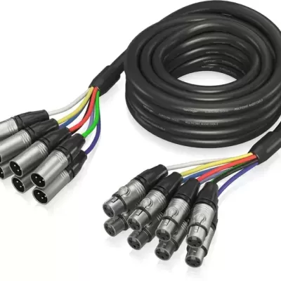Cabo áudio preto com conectores XLR e fios internos coloridos