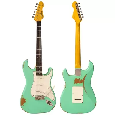Guitarra elétrica verde água tipo Stratocaster envelhecida com braço amarelo e tarraxas metal