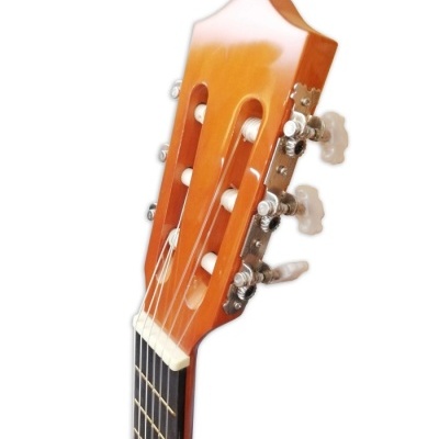 Cabeça de guitarra clássica castanho-claro com cravelhas prateadas e botões brancos