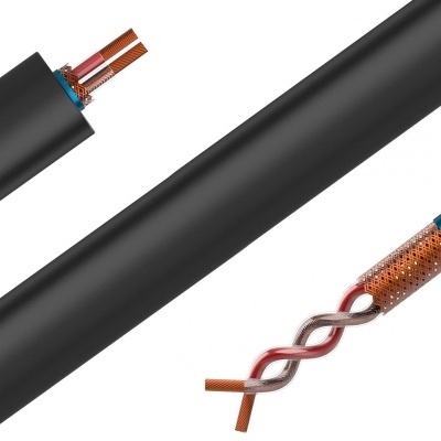 Cabo coaxial preto com condutores de cobre expostos