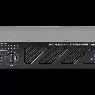 Amplificador estéreo profissional preto Ibiza com botões e luz de ligar azul