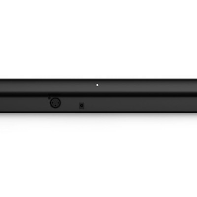 Painel preto com conexões na base