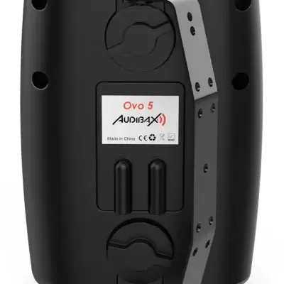 Coluna acústica preta Audibax Ovo 5 vista pela trás com suporte metálico