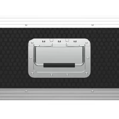 Caixa de transporte preta com estrutura metálica prateada e pega embutida