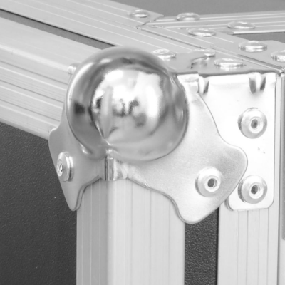 Canto de mala rígida com cantoneira e bola metálica de proteção