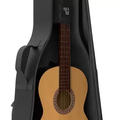 Guitarra clássica dentro de estojo rígido preto com etiqueta MONKEY LOOP
