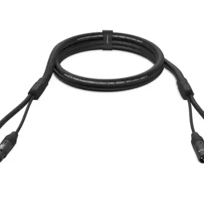 Cabo adaptador com conectores XLR e cabo preto com isolamento de PVC