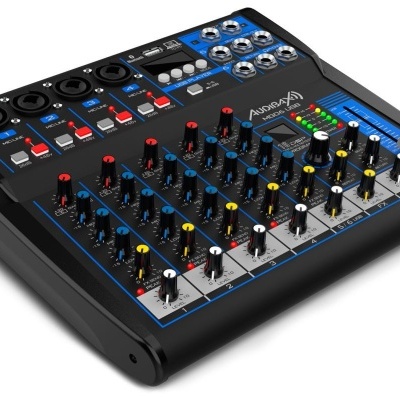 Mesa de mistura de som preta com botões coloridos e indicadores LED