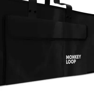 Bolsa preta com texto branco MONKEY LOOP