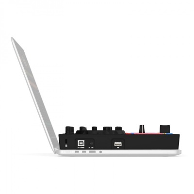 Computador portátil prateado com botões e conectores pretos à direita