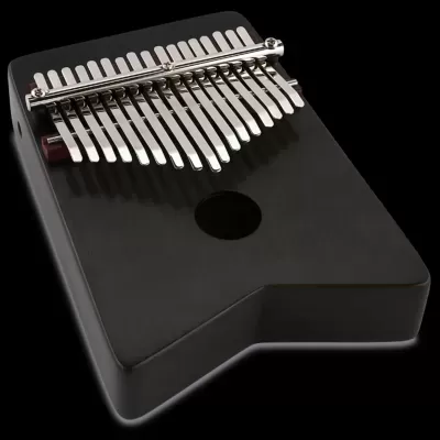 Kalimba preto com teclas metálicas prateadas e corpo de madeira