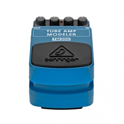 Pedal de guitarra azul Boss TM300 com botões pretos e logotipo emborrachado