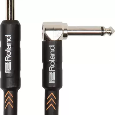 Cabo áudio Preto com conectores metálicos, texto Roland em branco