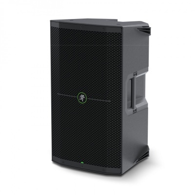 Coluna de som profissional preta com grelha metálica frontal