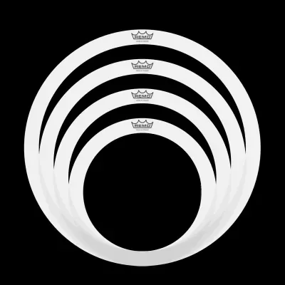 Peles de bateria brancas com logotipo REMO em fundo preto