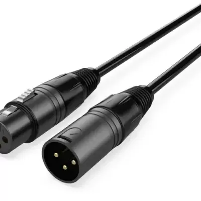 Cabo de áudio preto com conectores XLR macho e fêmea