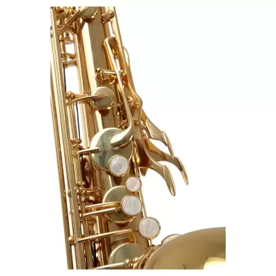 Close-up de um saxofone dourado com teclas brancas