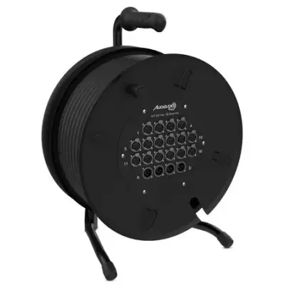Carretel preto com cabo e conectores Auray em fundo branco