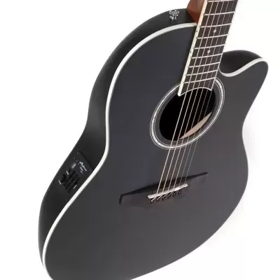 Guitarra acústica elétrica preta com detalhes brancos e contador de volume