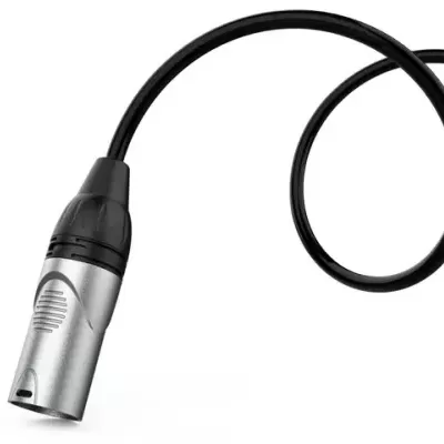 Cabo XLR metálico prateado e preto com cabo preto flexível