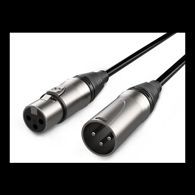 Cabo de áudio XLR com conetores metálicos prateados e cabo preto