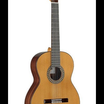 Guitarra clássica de madeira natural com seis cordas