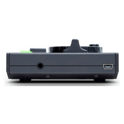 Dispositivo electrónico preto visto de lado com ficha jack e porta USB MINI-B.