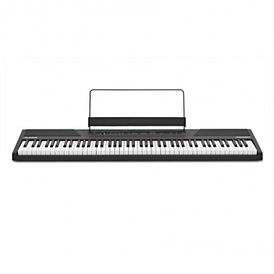 Piano digital preto com 88 teclas e suporte para partituras