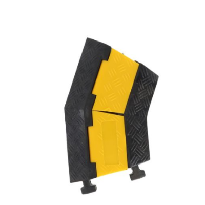 Tapete de segurança antiderrapante preto e amarelo para proteção de cabos